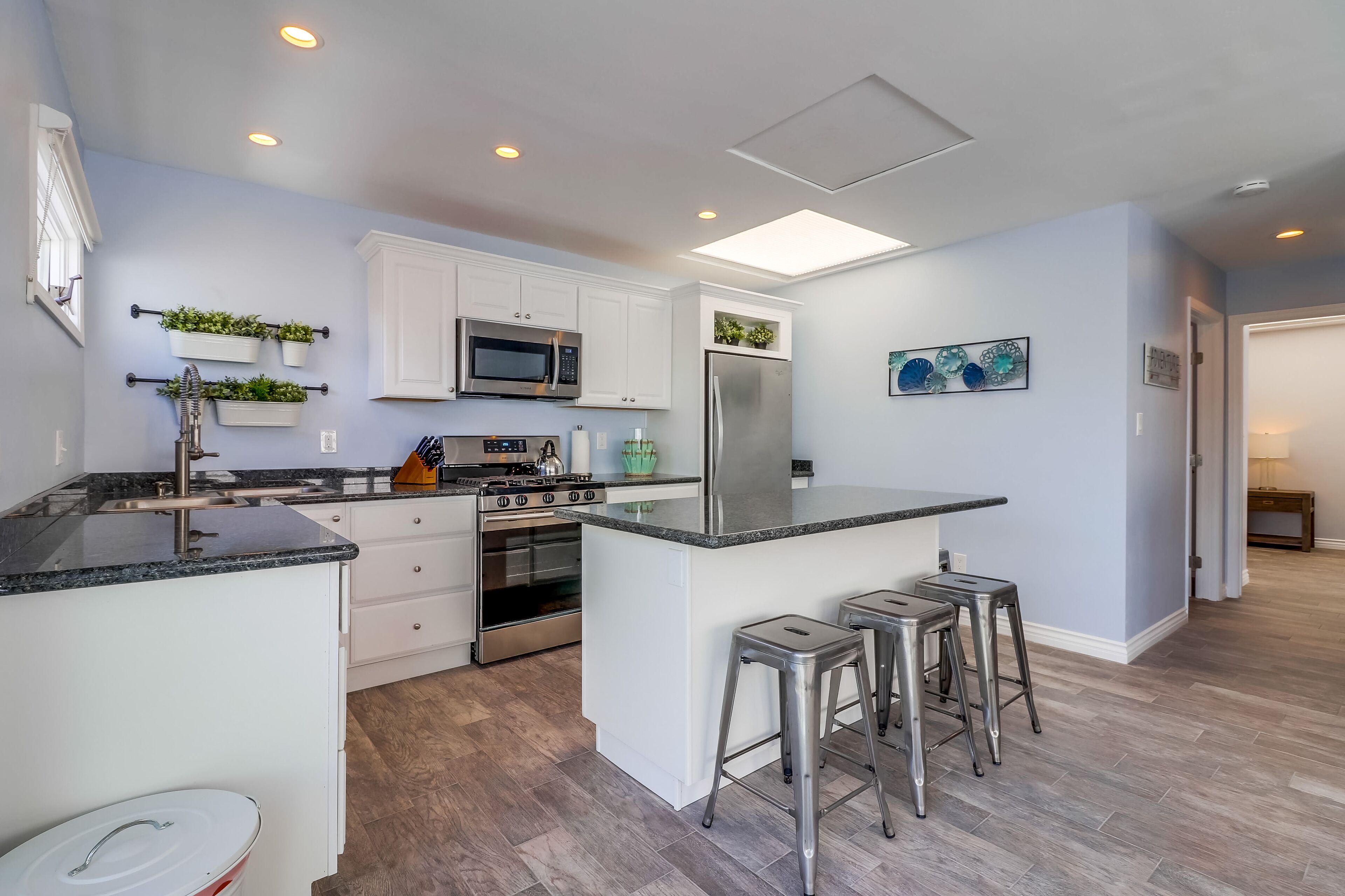 South Mission Bayside Upper Unit, Newly Remodeled, Lots of Light