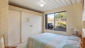 2 bedrooms, iron/ironing board, free WiFi - Apollo Unit 27 - Ground Floor (Narooma)