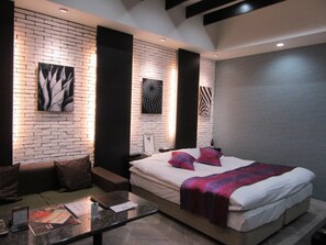 Pillow-top beds, soundproofing, free WiFi, bed sheets - HOTEL S-CUBE - Adults Only (Bando)