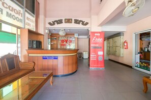 Reception - OYO 348 Saithong Place (Sattahip)