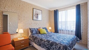 2 bedrooms, iron/ironing board, WiFi, bed sheets