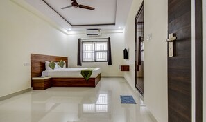 Rollaway beds, free WiFi, bed sheets