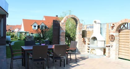 House with winter garden and patio