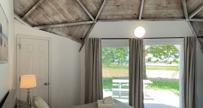 ROOM 04 - Lake Sumner