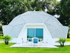 Outdoor dining - STUDIO 01 - Lake Sumner (Clermont)