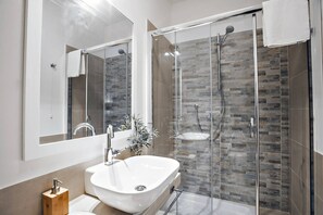 Apartment, 3 Bedrooms (Vite Prestige) | Bathroom - The Best in Rome Vite (Rome)