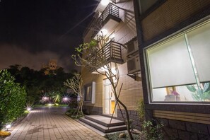 Exterior detail - Fuye B&B (Wujie)