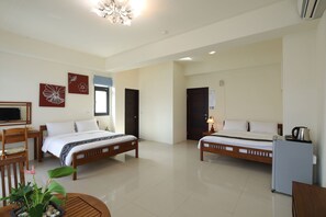 四人房 (301) | 隔音、床单