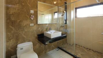 Double Room (202) | Bathroom | Shower, free toiletries, hair dryer, slippers