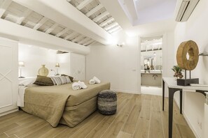 Apartment, 1 Queen Bed with Sofa bed | 1 bedroom, travel crib, free WiFi, bed sheets - The Best in Rome Orbitelli (Rome)
