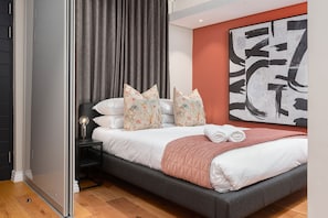Superior-Apartment | Hochwertige Bettwaren, Tempur-Pedic-Betten, Zimmersafe