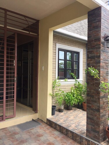 Modern And Elegant Vacation House