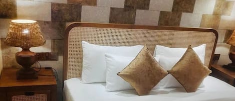 Literie de qualité, coffre-fort, décor unique, ameublement unique
