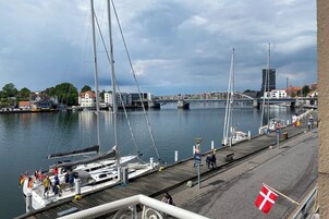 2 bedrooms, individually decorated, individually furnished