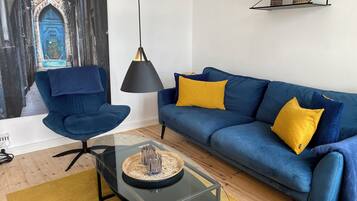 75-Zoll-Flachbildfernseher mit Kabelempfang, Smart-TV, Netflix