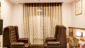 Deluxe Room | Seterika/papan seterika, Wi-fi percuma, cadar katil