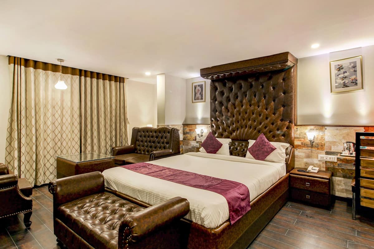 Quarto luxo | Ferros/tábuas de passar roupa, Wi-Fi de cortesia, roupa de cama