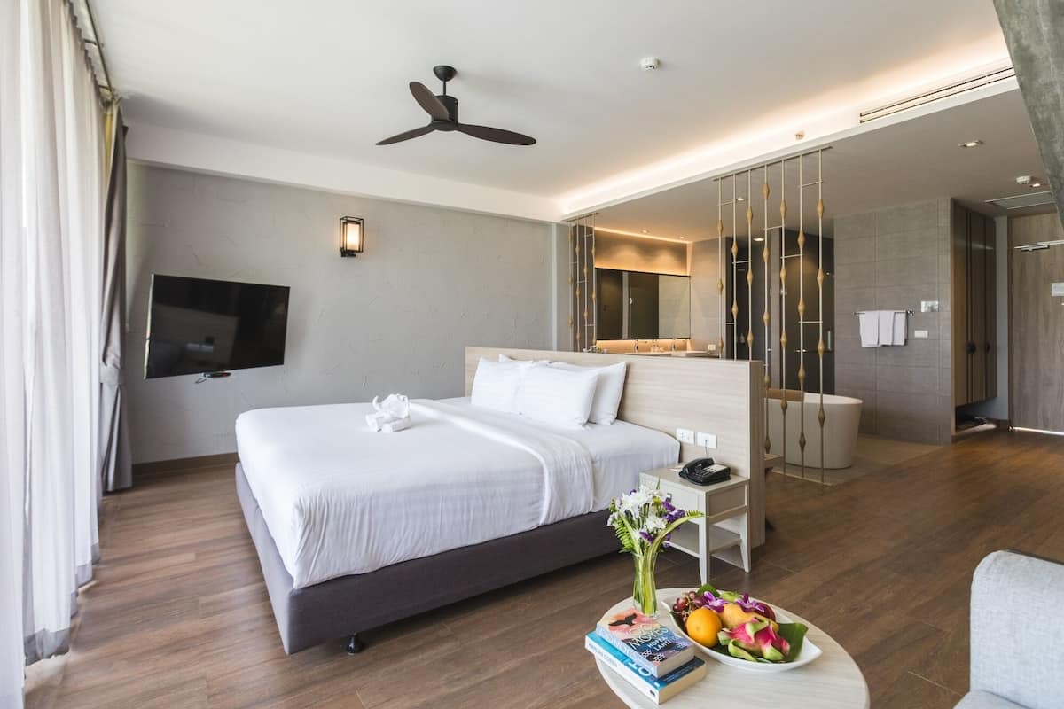 Private Pool Villa | Ropa de cama de alta calidad, caja fuerte, escritorio y cortinas opacas