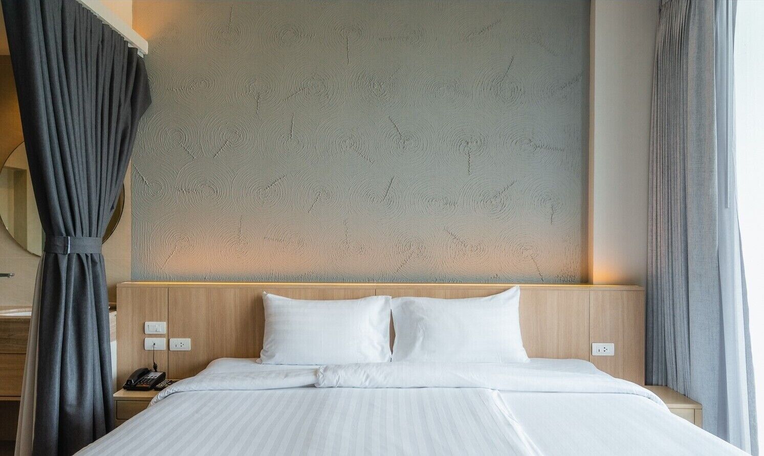 Studio | Premium bedding, in-room safe, individually decorated