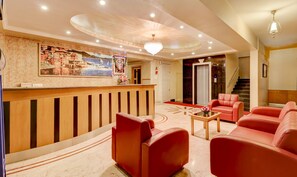 Coin salon dans le hall