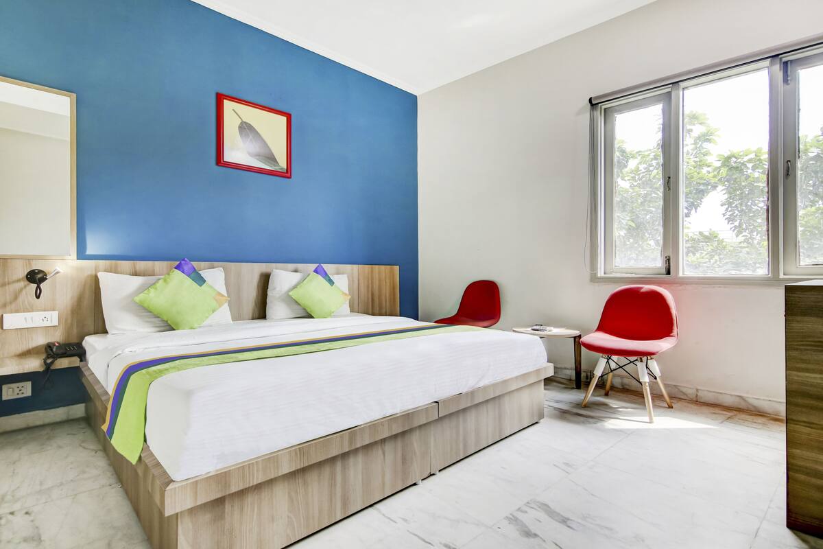 Standard Room | Desk, iron/ironing board (on request), free WiFi, bed sheets