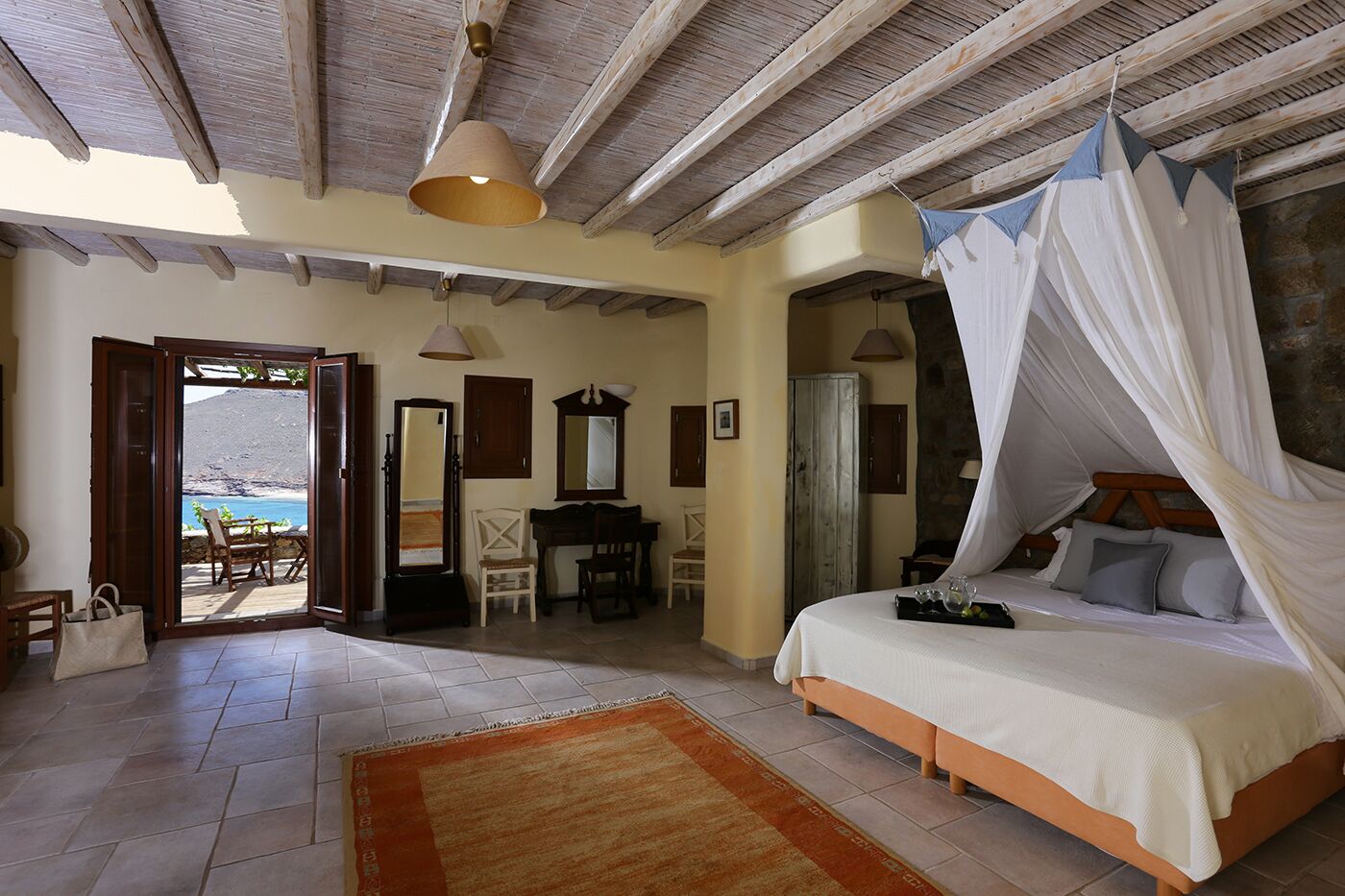 deluxe suite (plus) | 2 bedrooms, soundproofing, free wifi, bed sheets