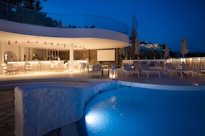 Bar vid poolen