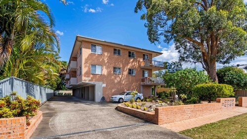 St James 6 in Tuncurry