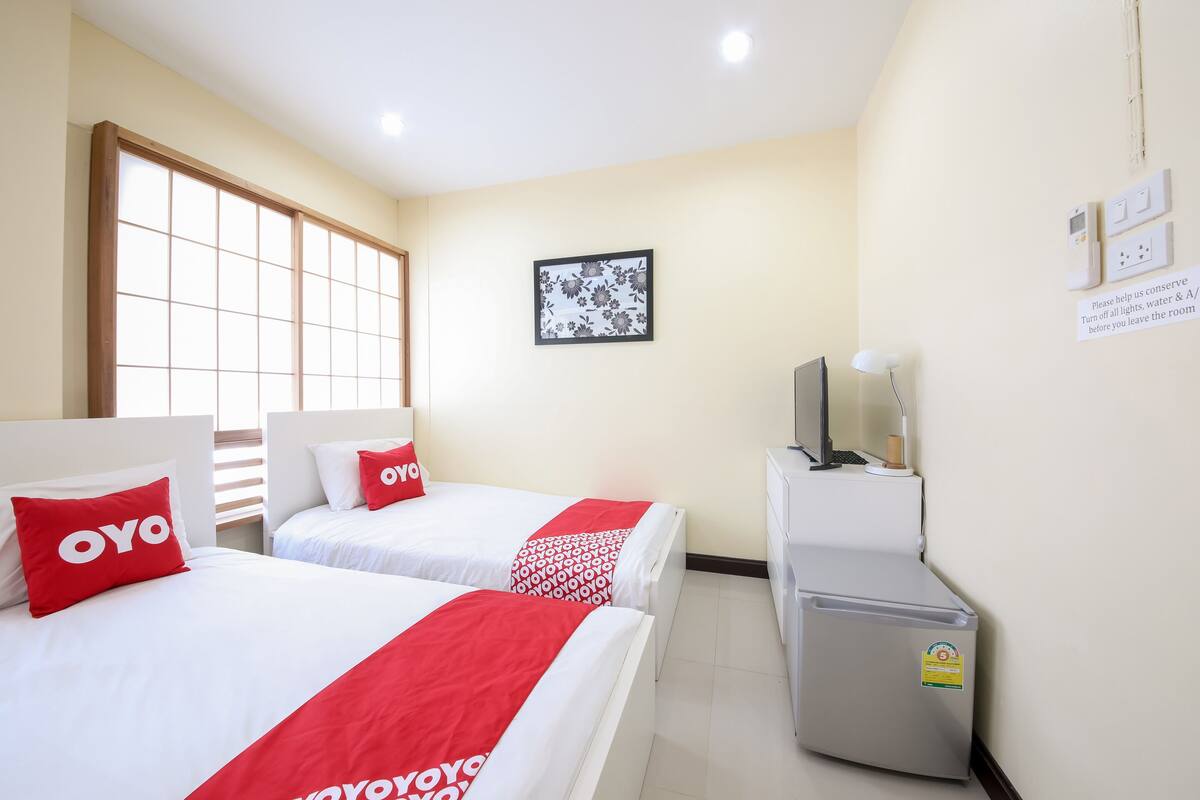 Desk, free WiFi, bed sheets