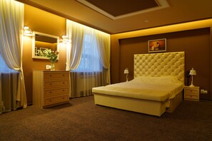 Superior Apartment | 1 bedroom, in-room safe, blackout curtains, soundproofing