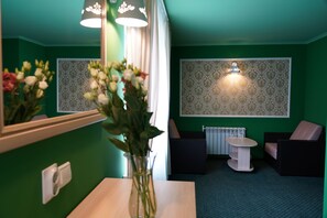 Superior Apartment | 1 bedroom, in-room safe, blackout curtains, soundproofing