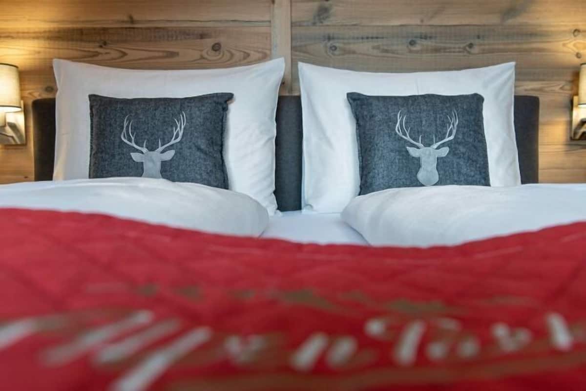 1 bedroom, premium bedding, down duvets, in-room safe