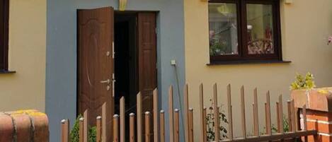 Mặt tiền nơi lưu trú