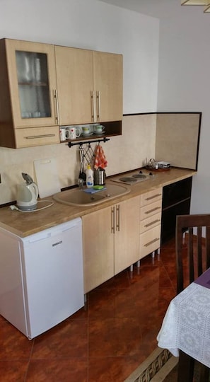 Apartment | Private kitchen | Fridge, stovetop, electric kettle, high chair - Lazy Town Apartment (gmina Sianów)