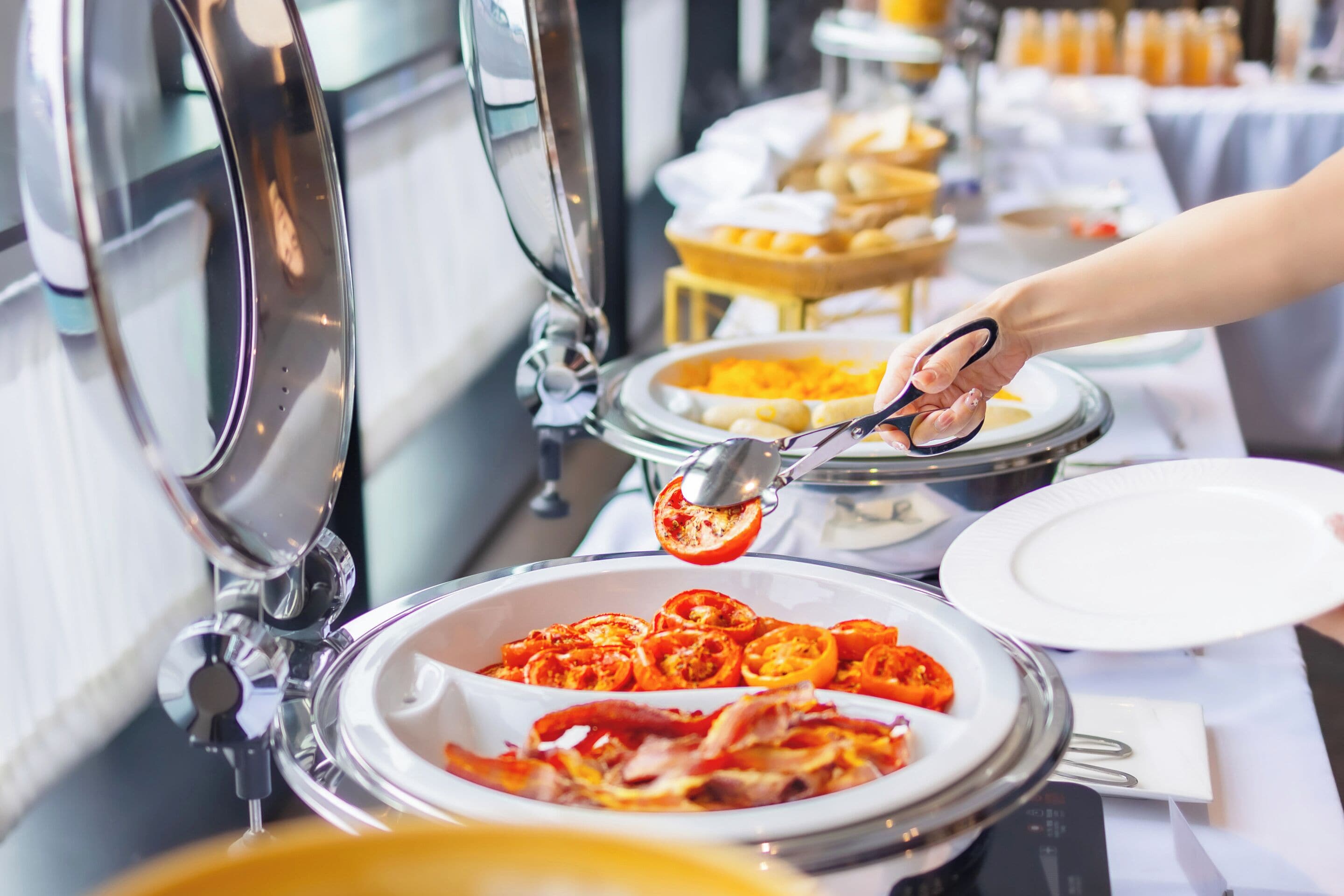 Desayuno de autoservicio (HKD 239.8 por persona) 