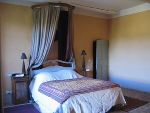 7 soverom, strykejern/-brett, wi-fi og sengetøy