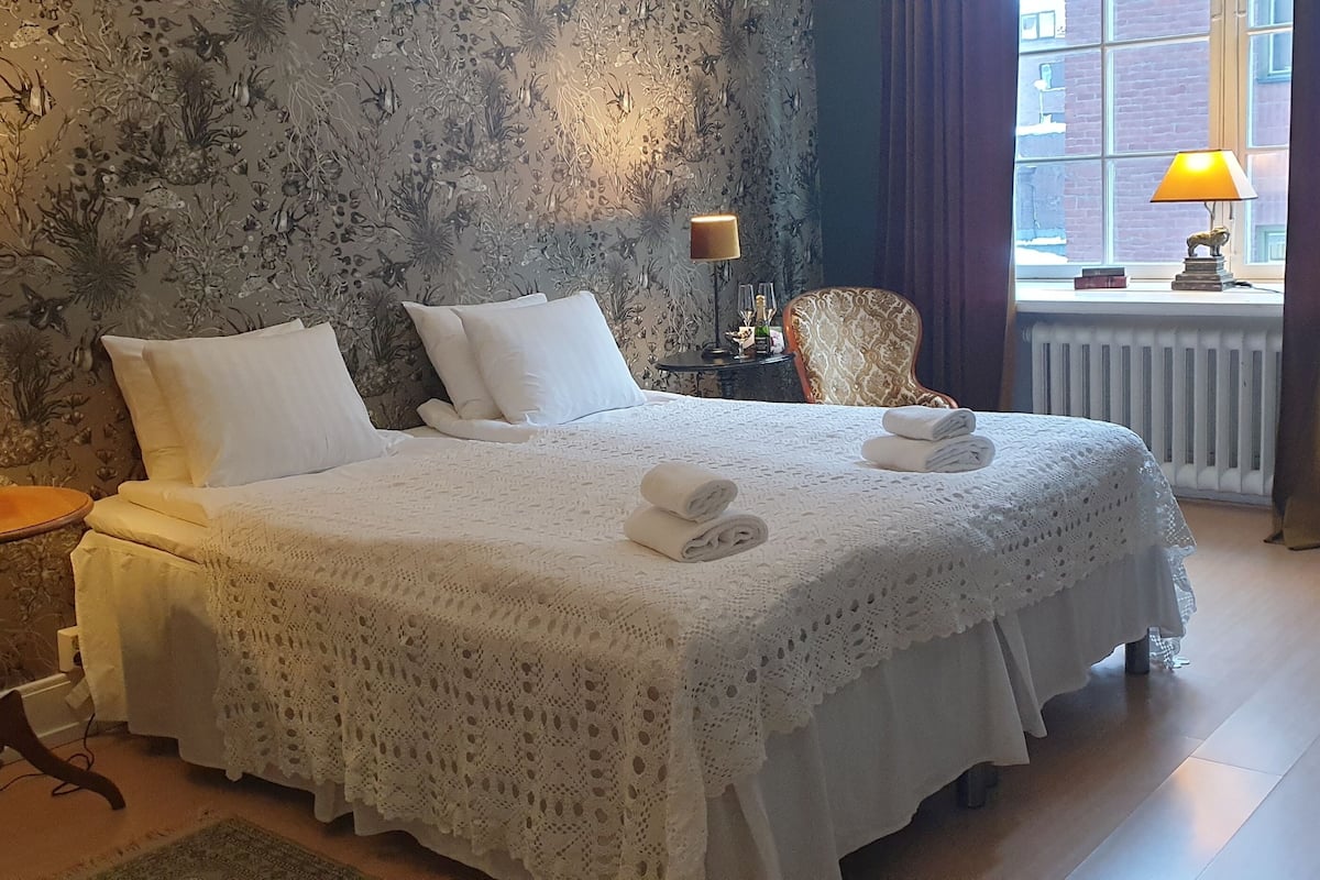 classic double room | 1 bedroom, individually decorated, individually furnished, soundproofing