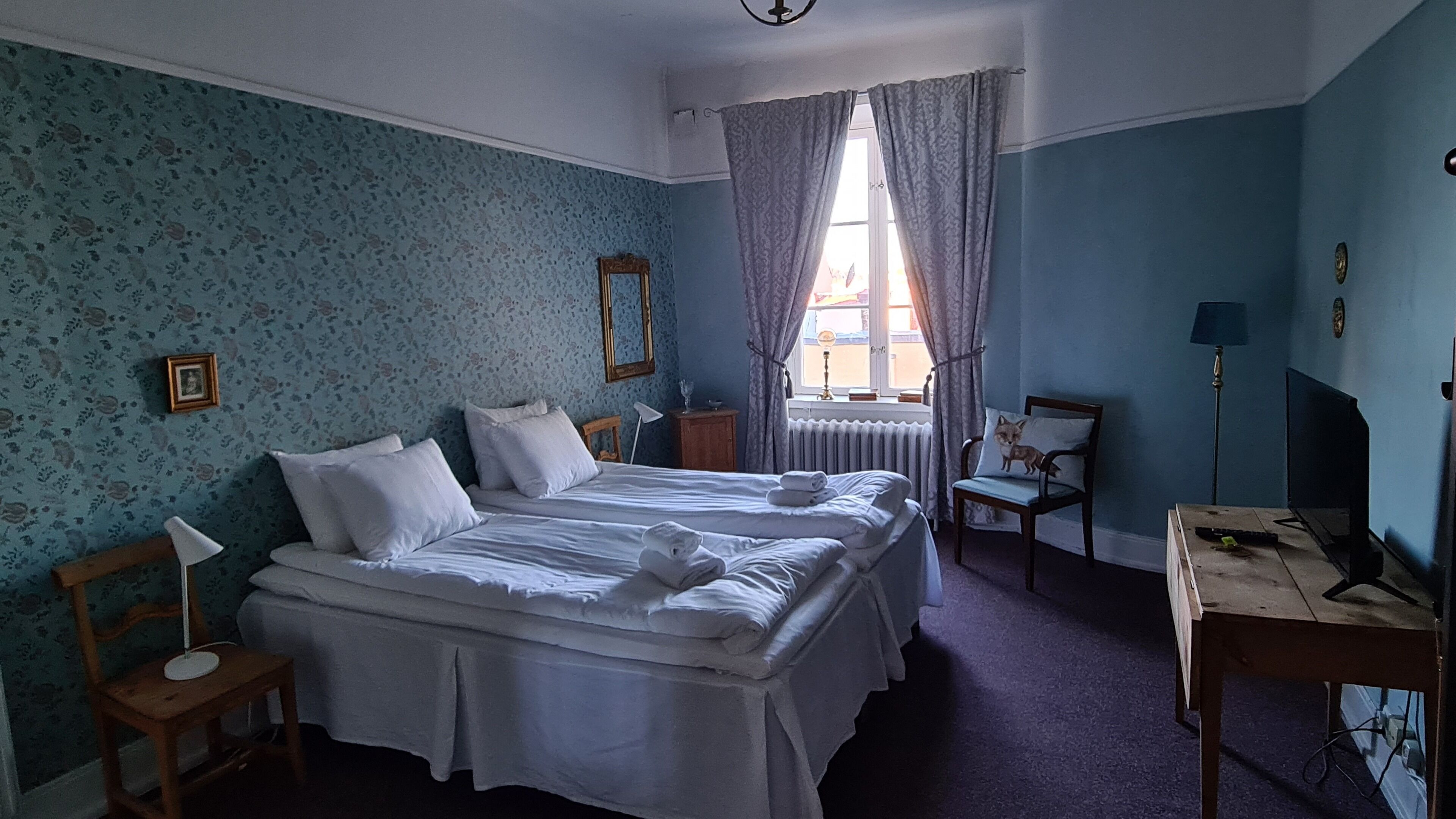 classic double room | 1 bedroom, individually decorated, individually furnished, soundproofing