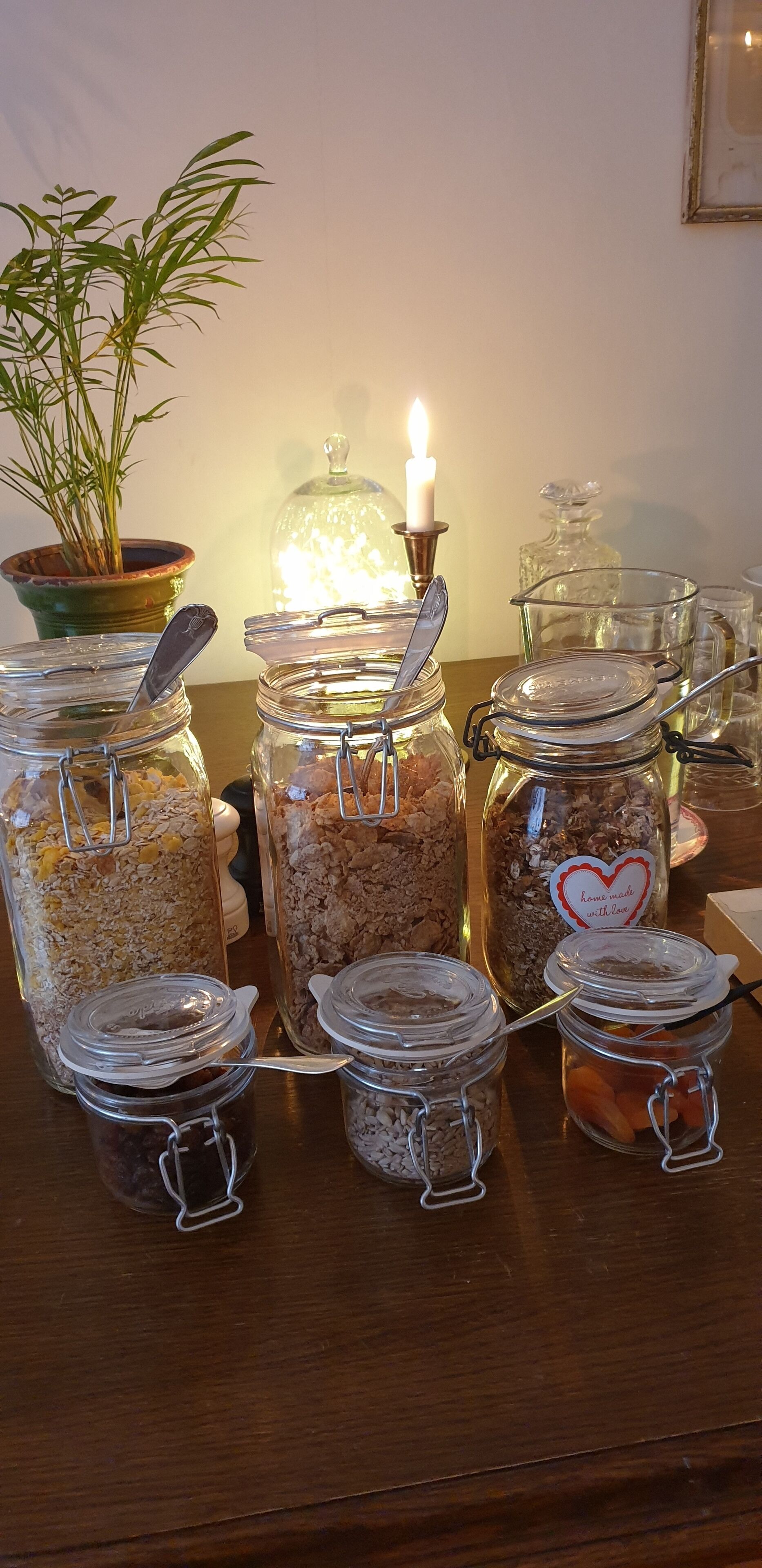 free daily self-service breakfast