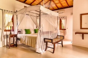In-room safe, individually decorated, individually furnished - Tisara Villas (Koggala)