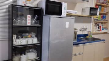 Fridge, microwave