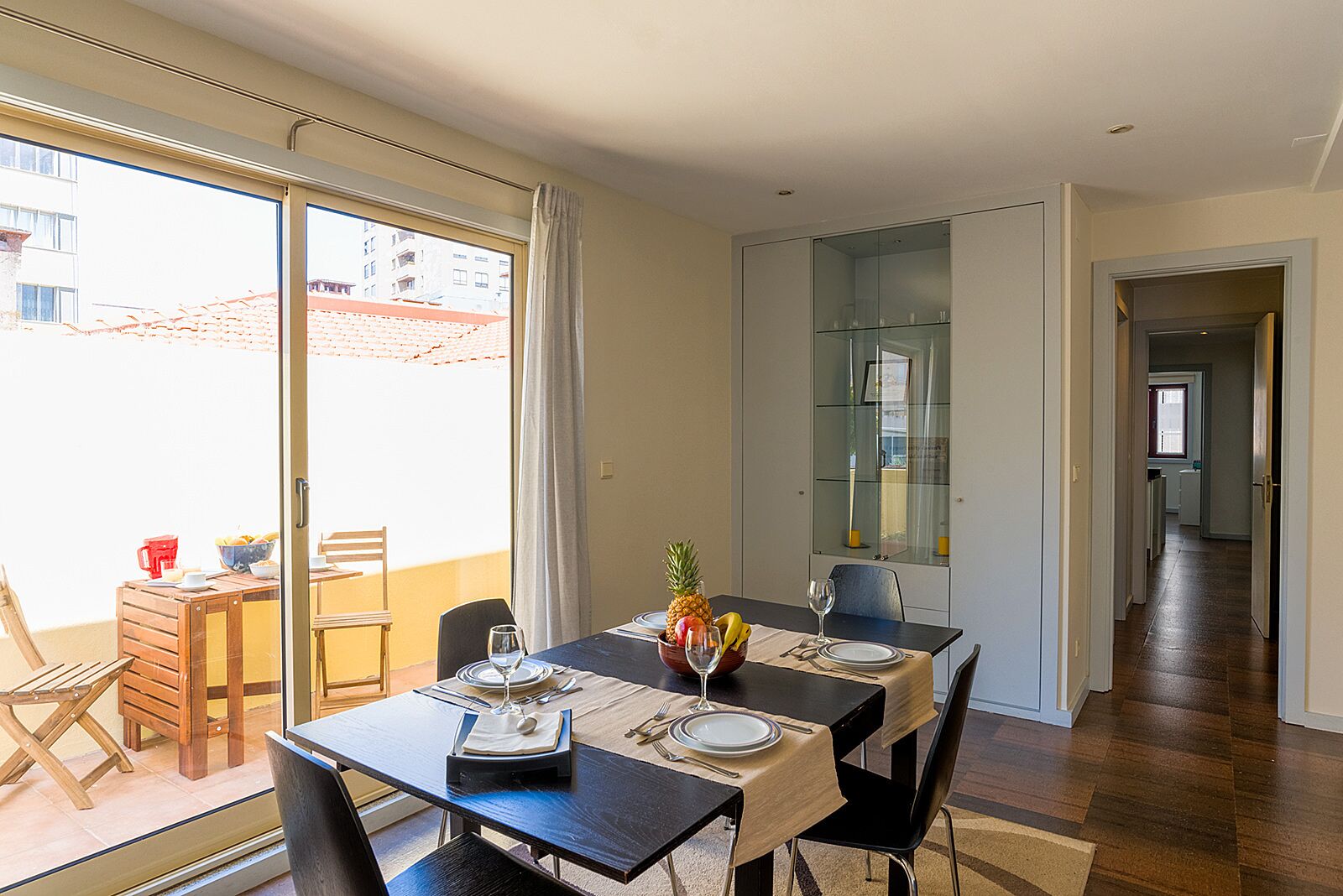 Apartamento, 3 habitaciones, balcón | Servicio de comidas en la habitación