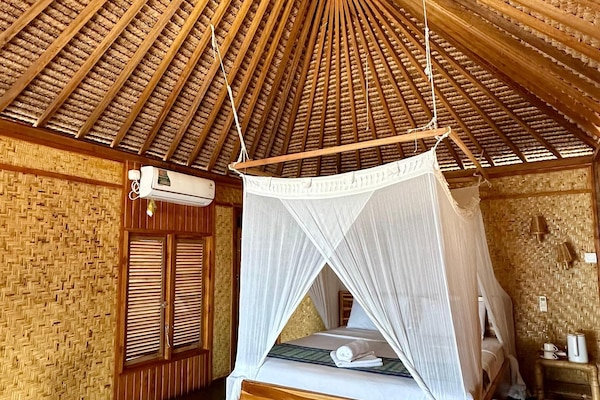 Bungalow - Beach Front, Private Bathroom | Individually decorated, free WiFi, bed sheets