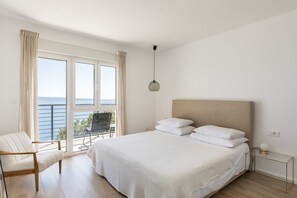 5 chambres, fer et planche à repasser, Wi-Fi, draps fournis