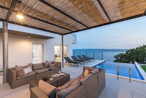 Luxury VILLA LIPA with heated pool, sauna, open sea views, 10 persons max