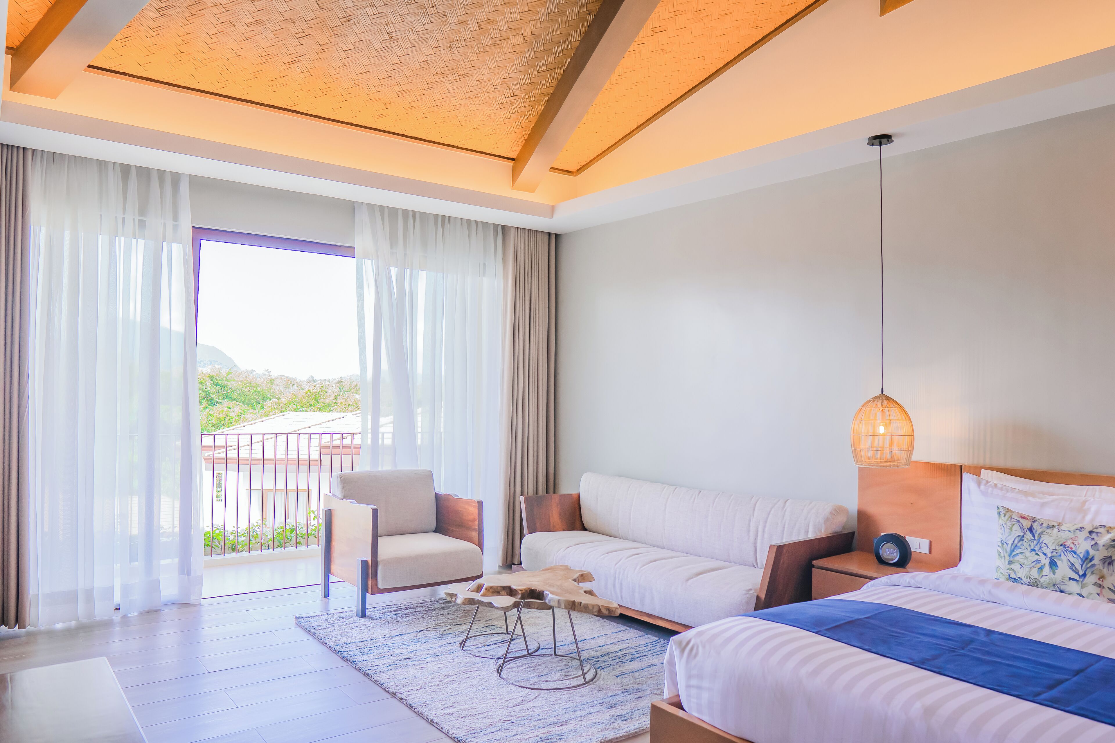 premier room | minibar, in-room safe, desk, free wifi