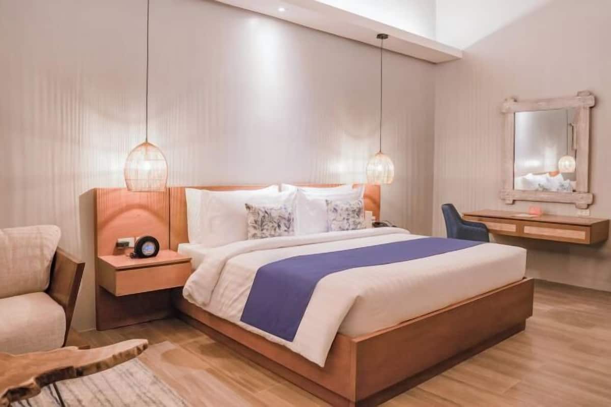 Ropa de cama de alta calidad, camas con pillow-top y minibar 