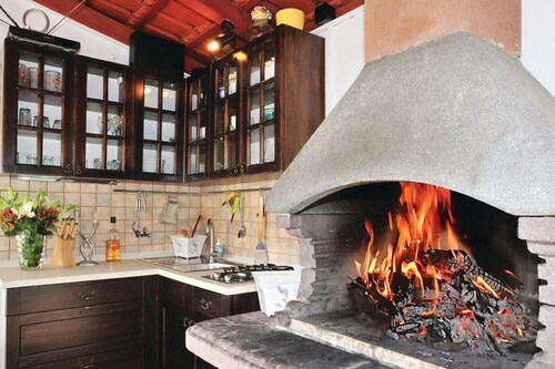 VILLA PAULA, 7 bedrooms, heated 36sqm private pool, Jacuzzi, Gym and sea views