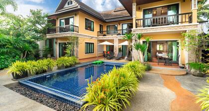 Bright Luxury Villa W Garden Pool & Sauna