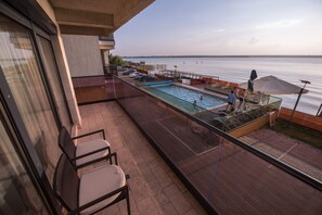 Apartment, 2 Schlafzimmer (First floor) | Blick auf das Wasser